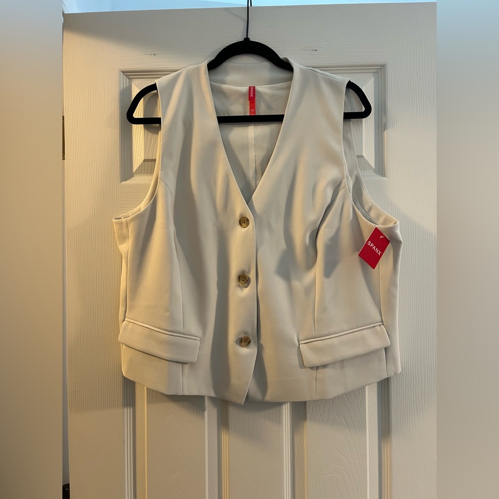 NWT Spanx Carefree Crepe Vest Top With No-Show Coverage; size 1X ; $75